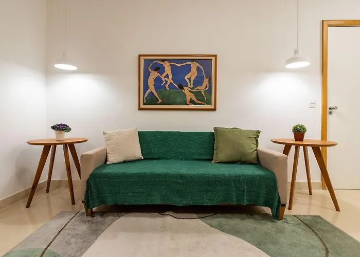 Novo. Vista Lateral Para A Praia, 2 Ou 3 Quartos, Wi Fi, Cozinha Completa E Ar. Rio de Janeiro